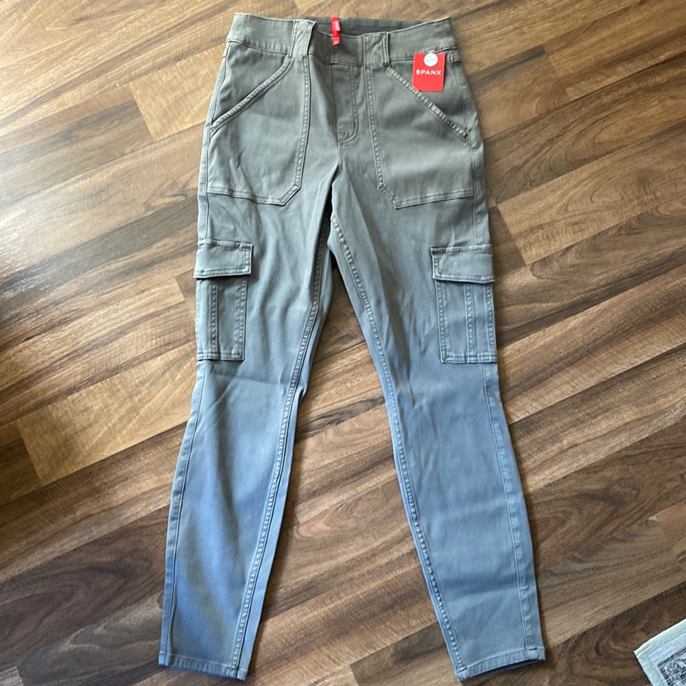 Spanx NWT Stretch Twill Ankle Skinny Cargo Pants